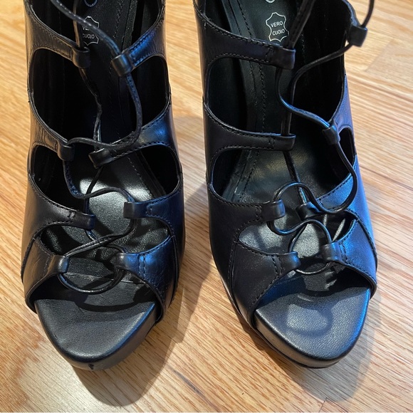 Aldo leather lace up gothic heels - Picture 4 of 9